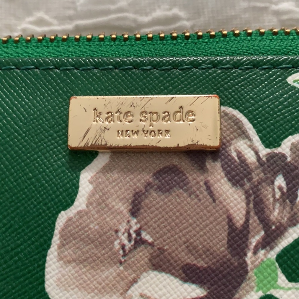 Kate Spade Flower Wallet - Picture 3 of 5